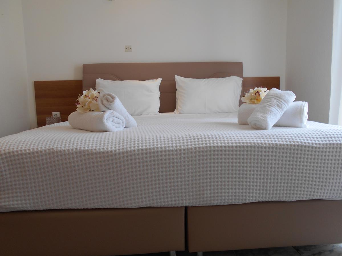 Kinira Beach Hotel Экстерьер фото