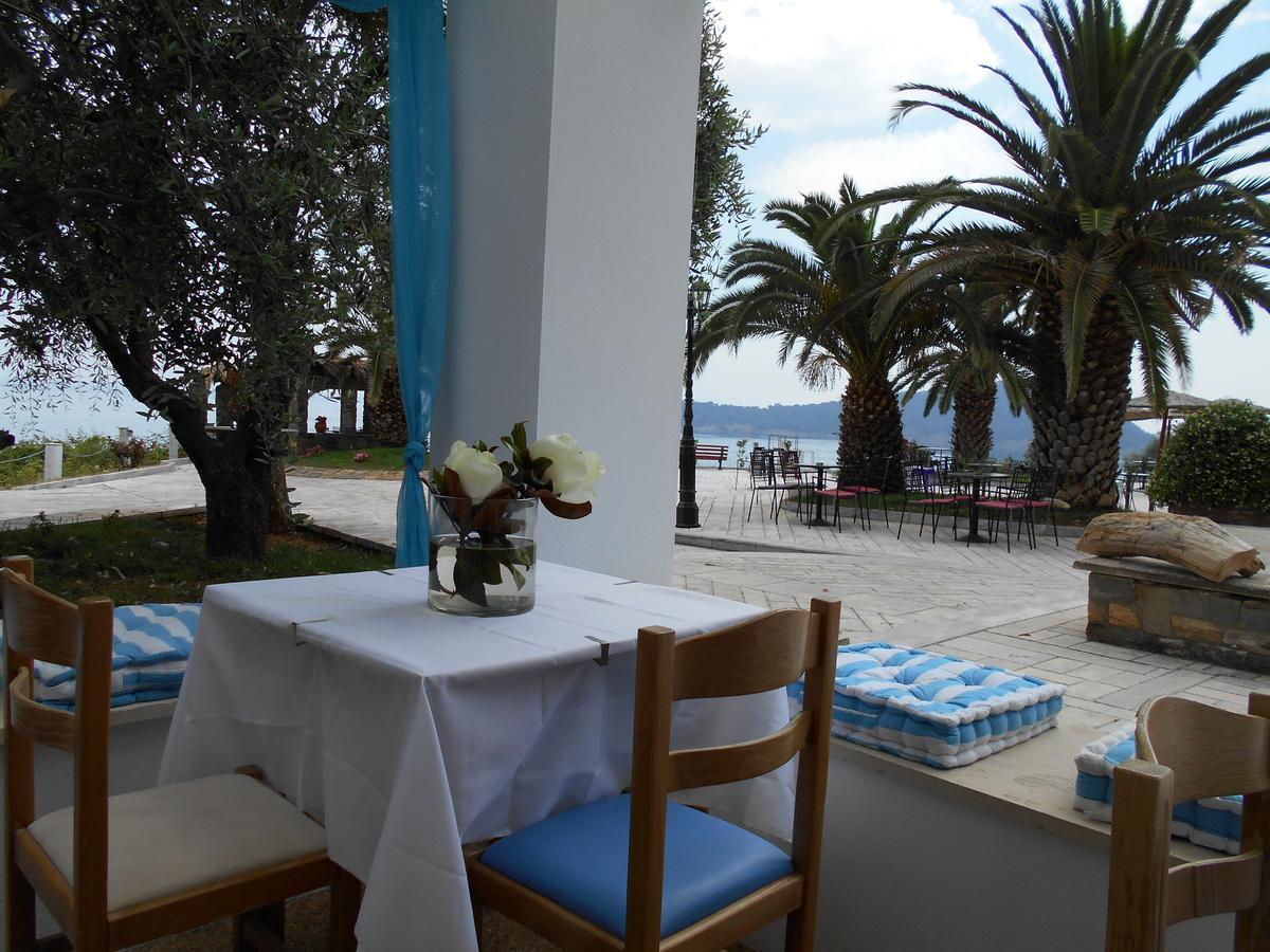 Kinira Beach Hotel Экстерьер фото
